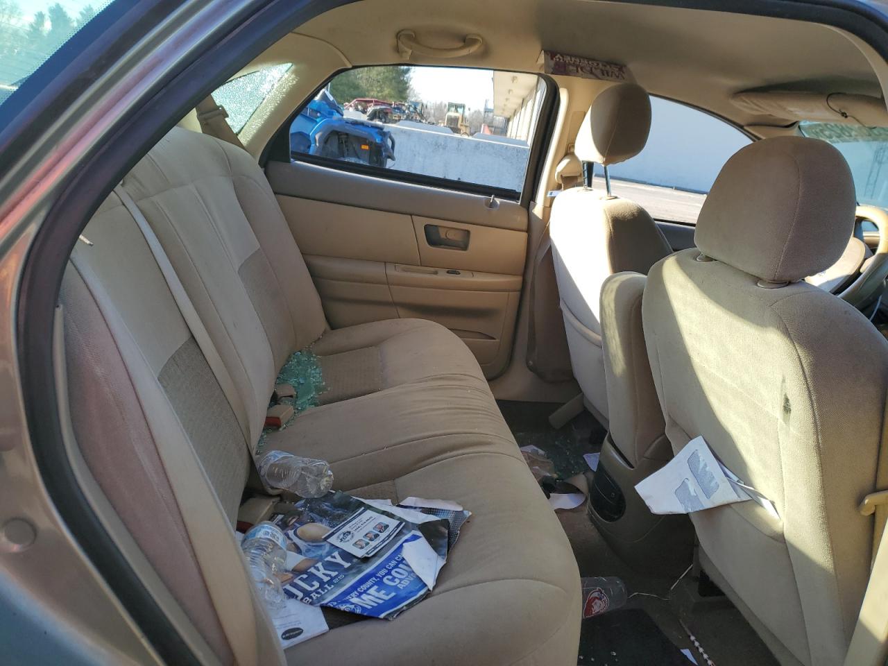 Lot #3266756361 2004 FORD TAURUS SE