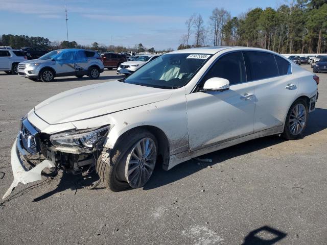 INFINITI Q50 LUXE