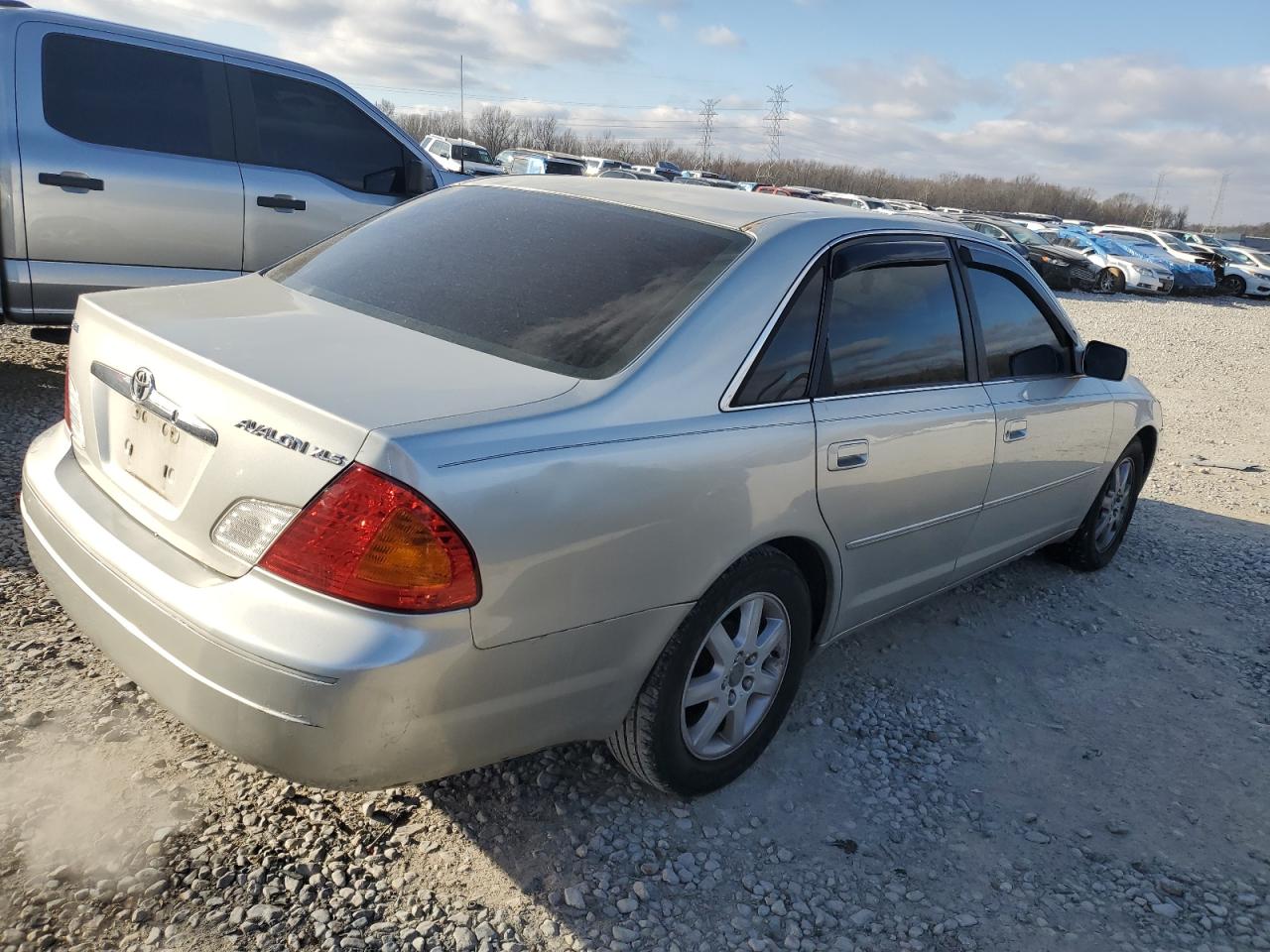 Lot #3050298884 2001 TOYOTA AVALON XL