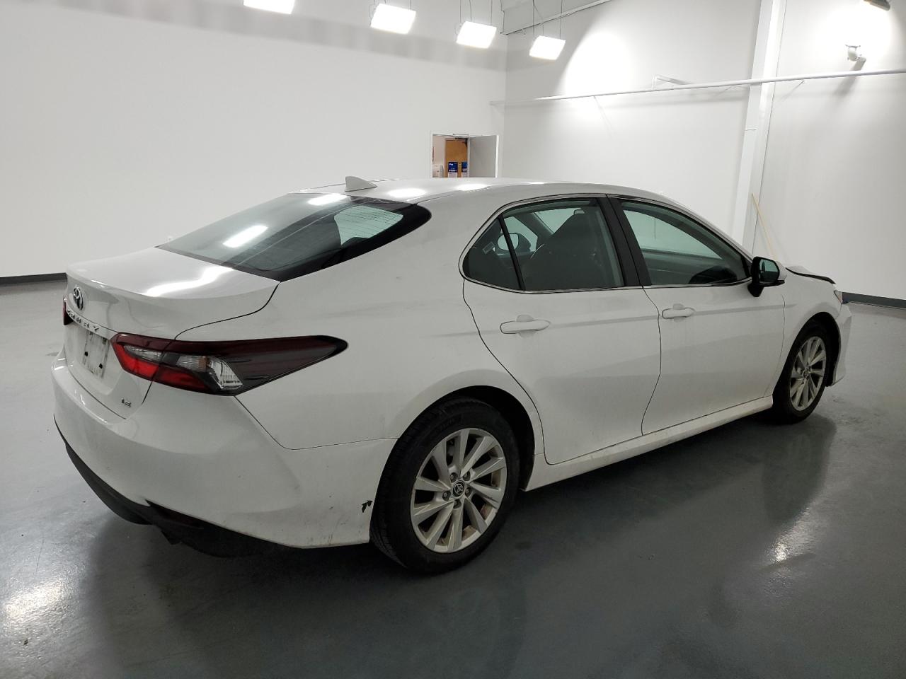 Lot #3068075081 2022 TOYOTA CAMRY LE