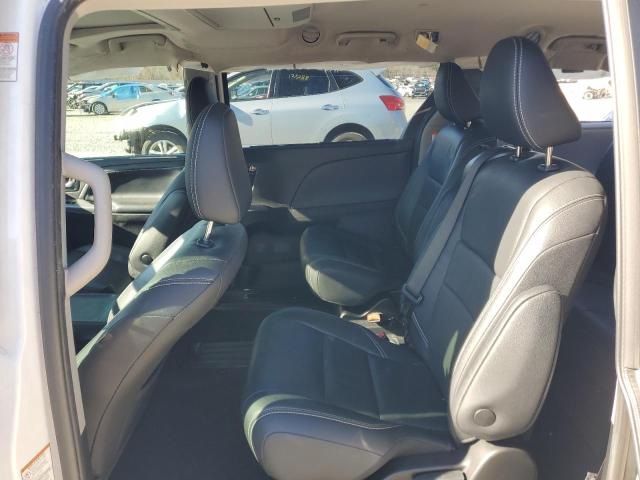 2018 TOYOTA SIENNA SE 5TDXZ3DC2JS903050