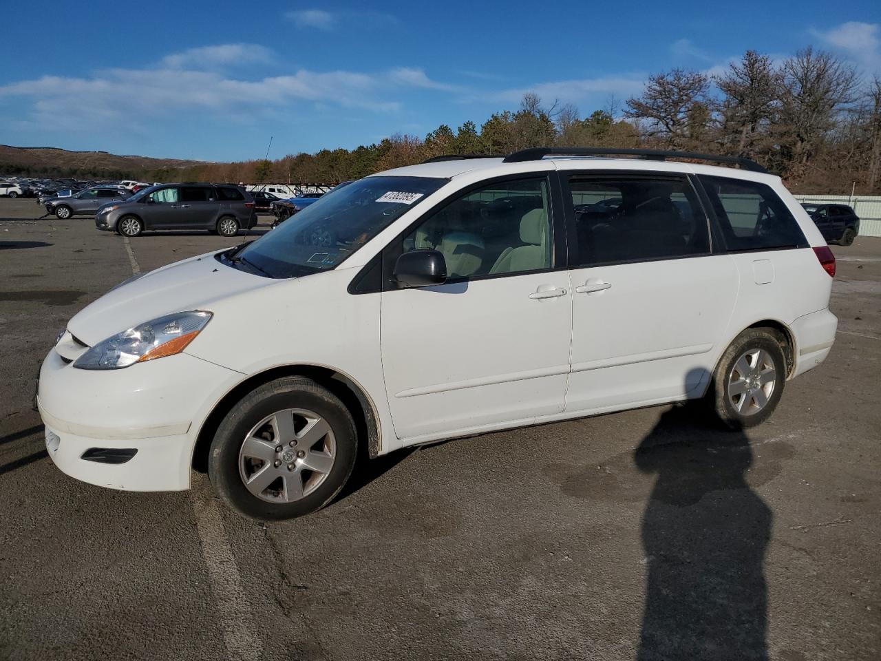  Salvage Toyota Sienna