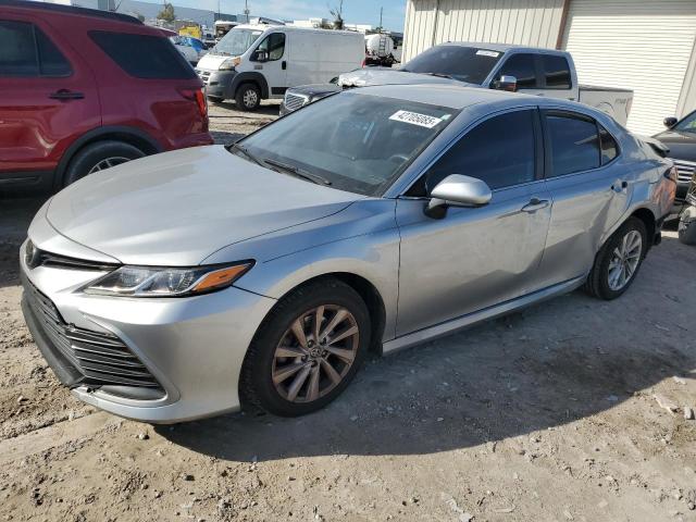 2021 TOYOTA CAMRY LE 4T1C11AK5MU549526