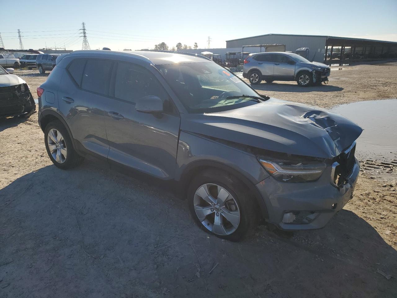 Lot #3049479649 2022 VOLVO XC40 T4 MO