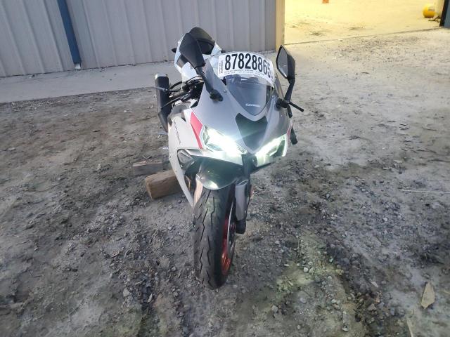 2025 KAWASAKI NINJA-ZX6R JKBZXJJ10SA018663