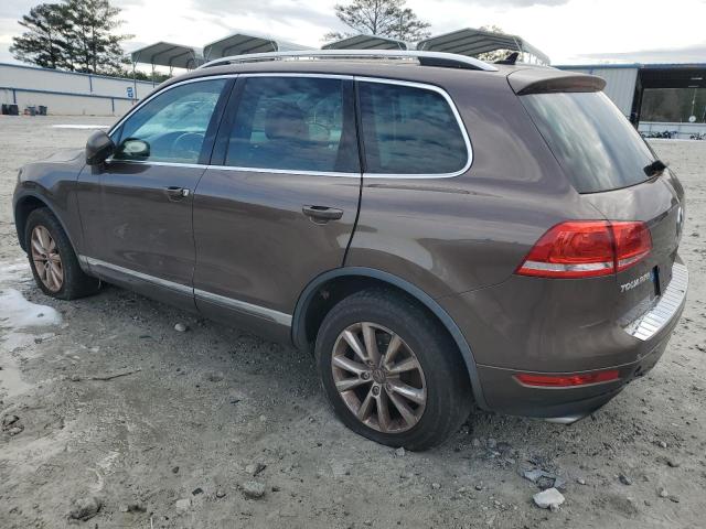 VOLKSWAGEN TOUAREG V6 2013 brown  gas WVGEF9BP1DD006810 photo #3