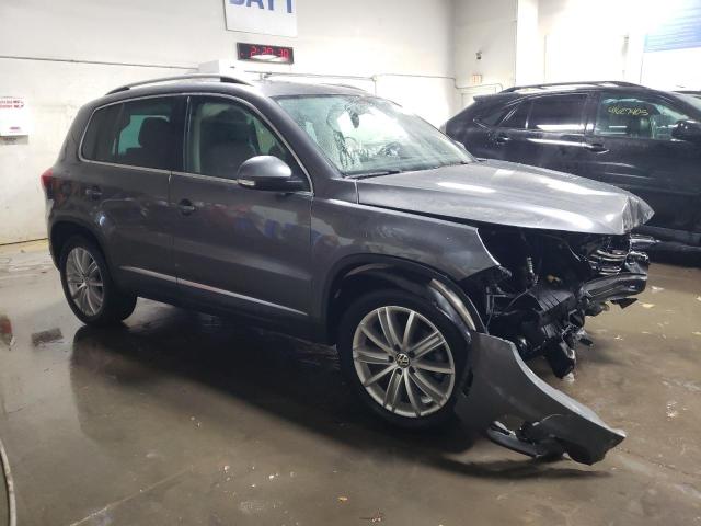2016 VOLKSWAGEN TIGUAN S - WVGAV7AX7GW553421