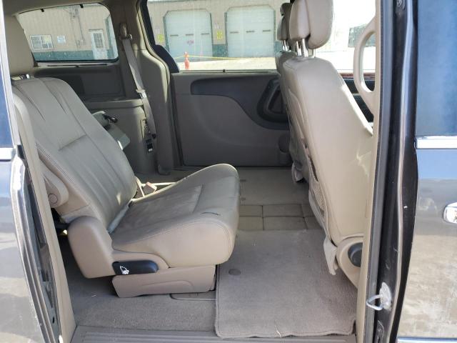 2016 CHRYSLER TOWN & COU - 2C4RC1BG8GR142109
