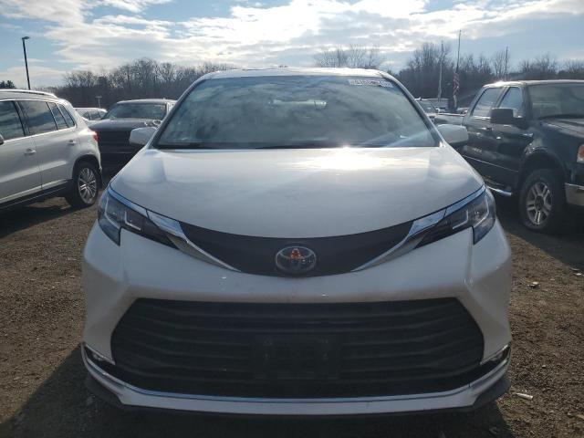 2021 TOYOTA SIENNA XLE 5TDYRKEC5MS008038