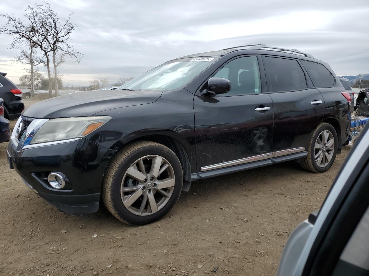  Salvage Nissan Pathfinder