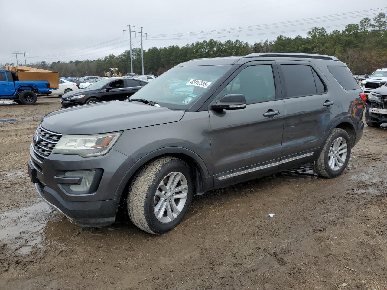  Salvage Ford Explorer