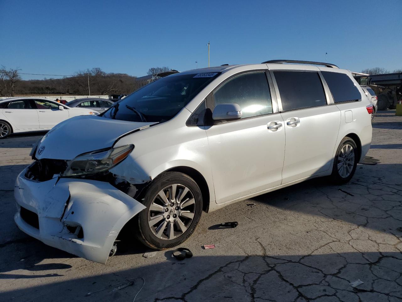  Salvage Toyota Sienna