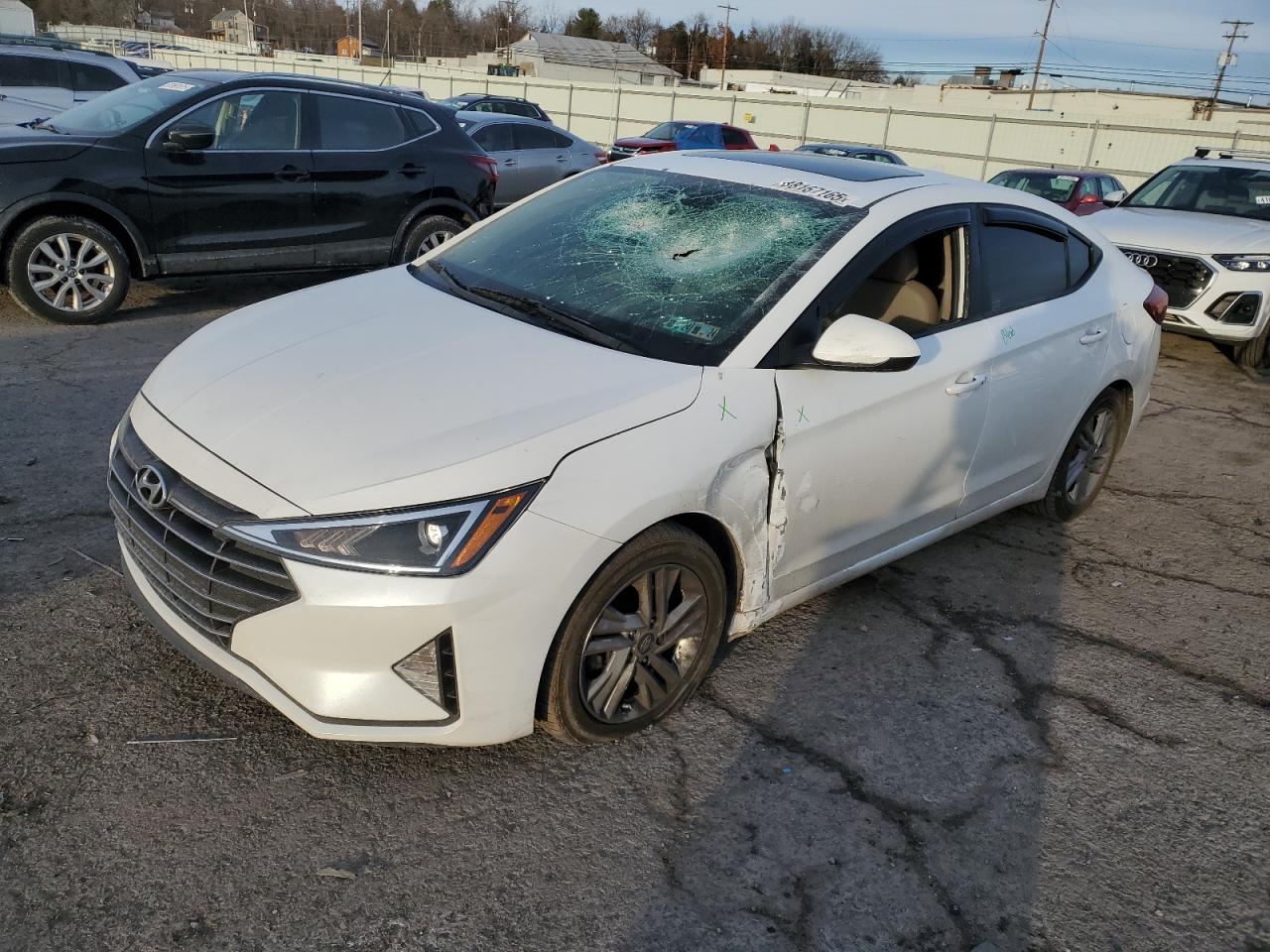  Salvage Hyundai ELANTRA