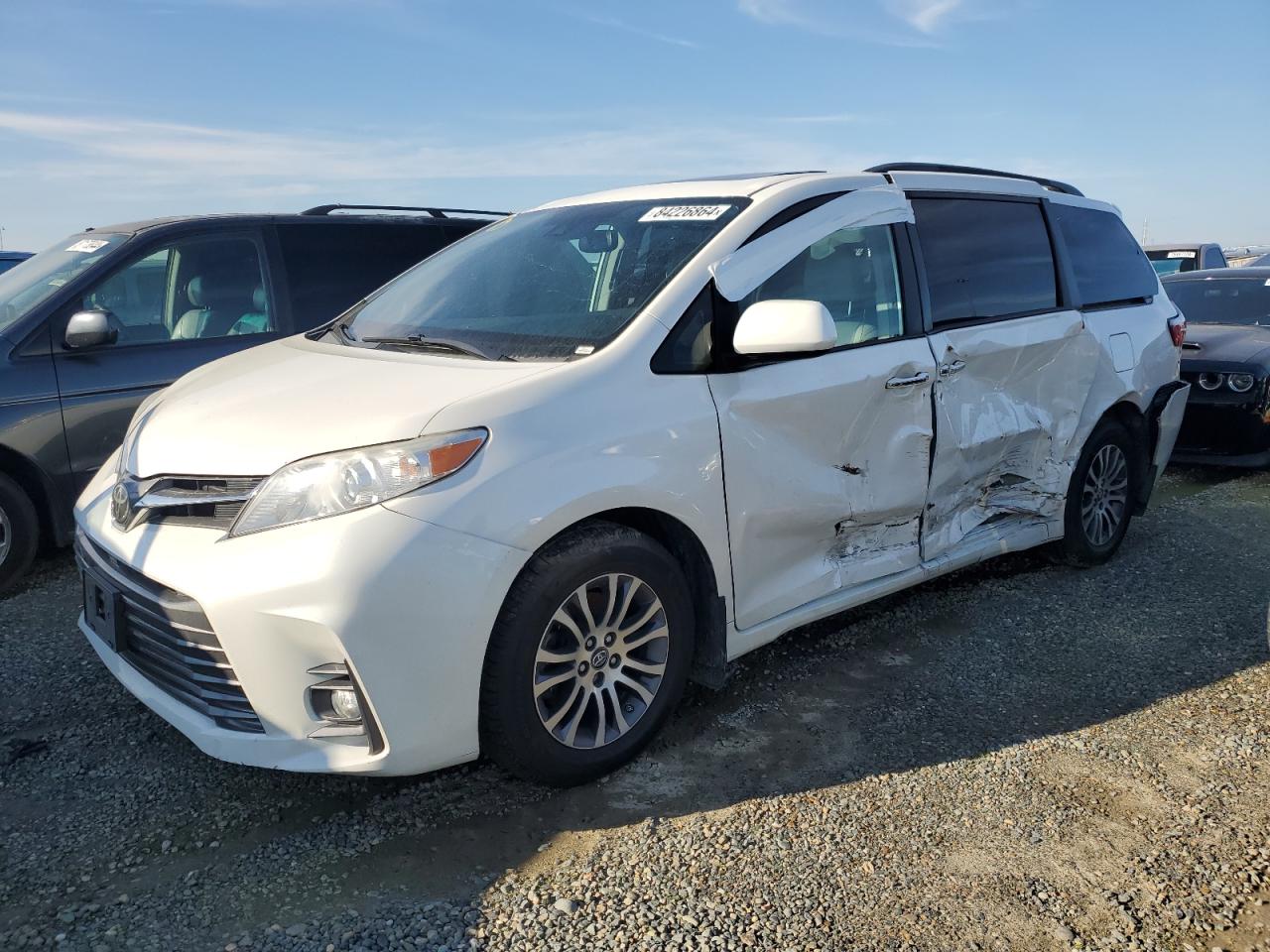 TOYOTA SIENNA XLE