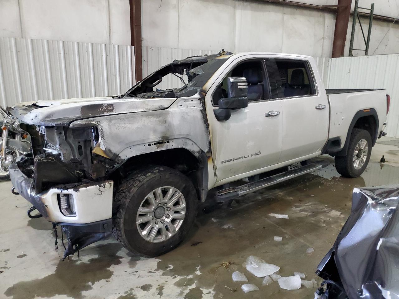 GMC SIERRA K2500 DENALI