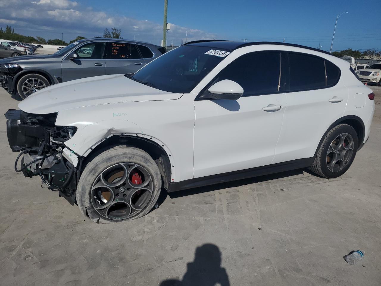  Salvage Alfa Romeo Stelvio