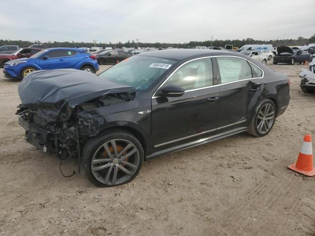2017 VOLKSWAGEN PASSAT R-L - 1VWDT7A35HC060664