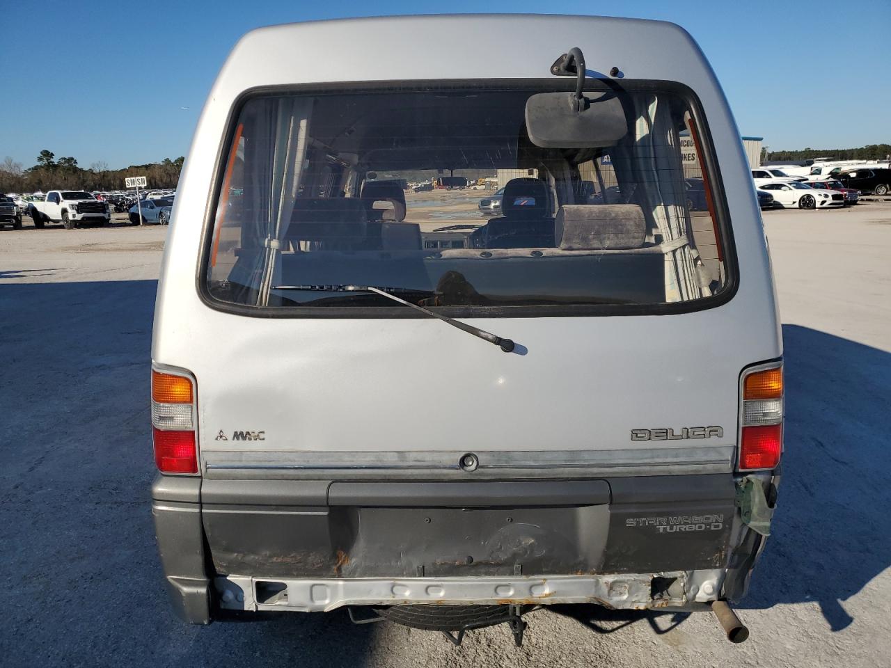 Lot #3050287901 1989 MITSUBISHI DELICA