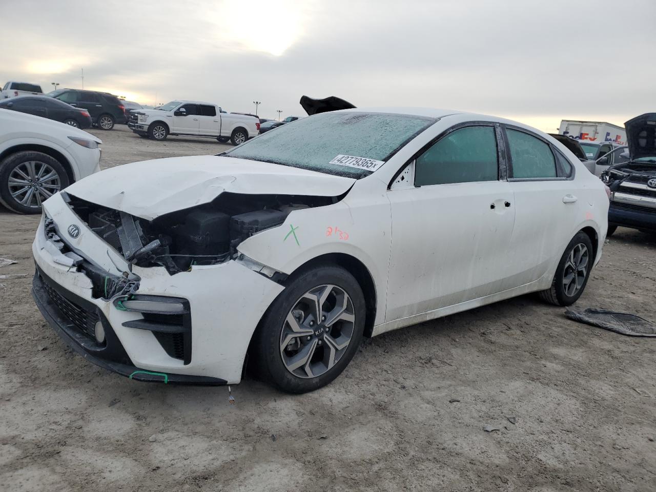3KPF24AD5LE261925 KIA FORTE FE 2020