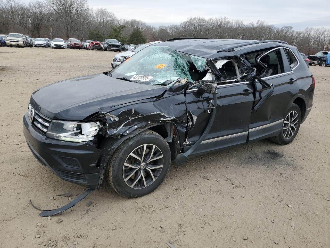 VOLKSWAGEN TIGUAN SE
