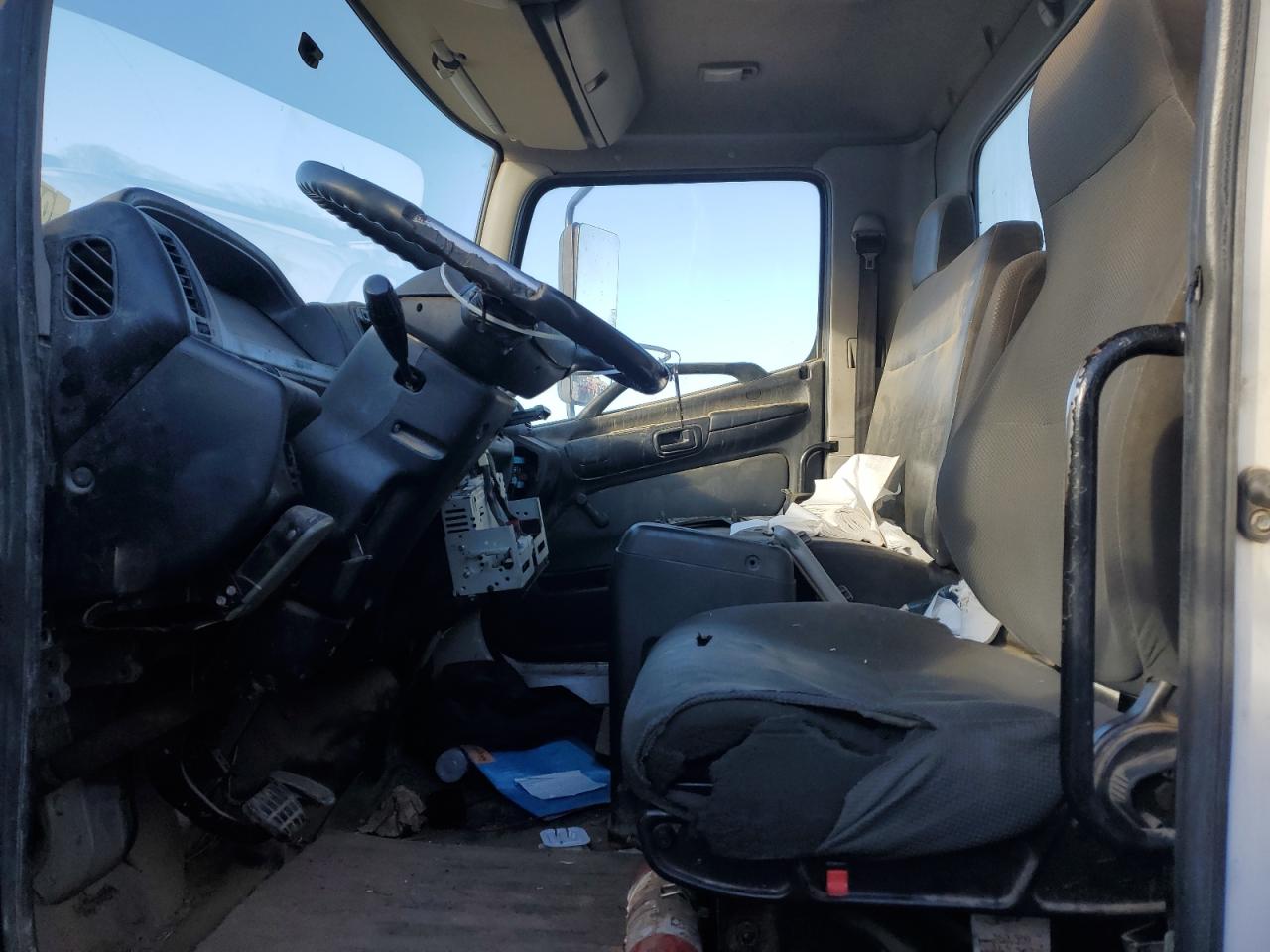 Lot #3304630954 2016 HINO HINO 338