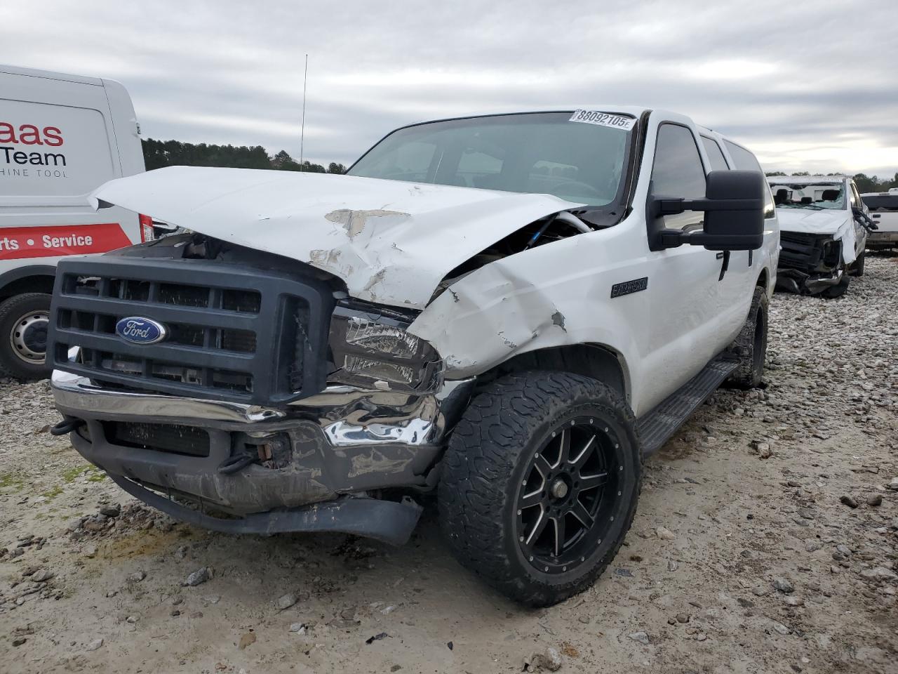  Salvage Ford Excursion