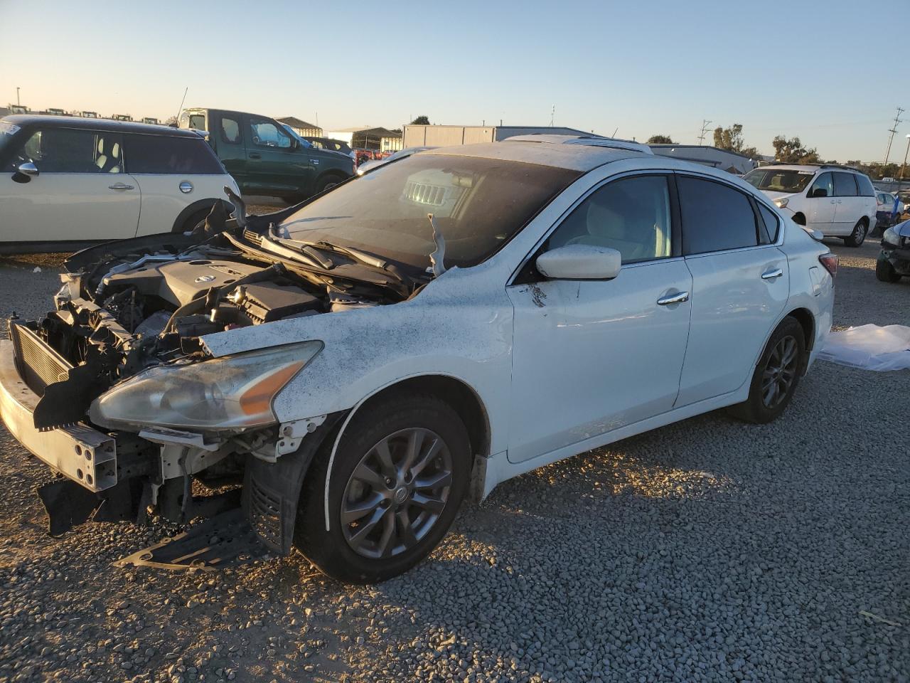  Salvage Nissan Altima