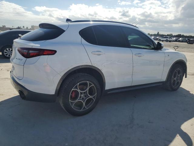 2022 ALFA ROMEO STELVIO TI ZASPAKBN7N7D42194