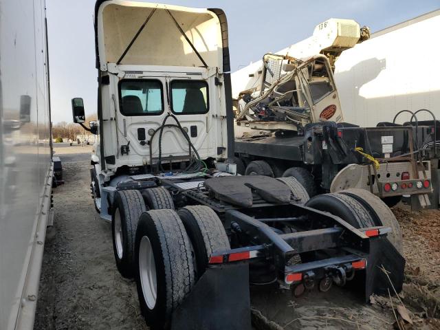 FREIGHTLINER CASCADIA 1 2015 white tractor diesel 3AKJGBDV7FDGK7761 photo #4