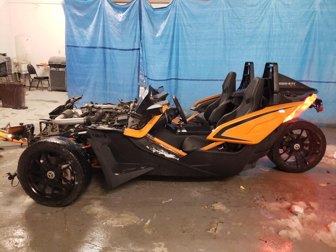 Lot #3051385648 2019 POLARIS SLINGSHOT