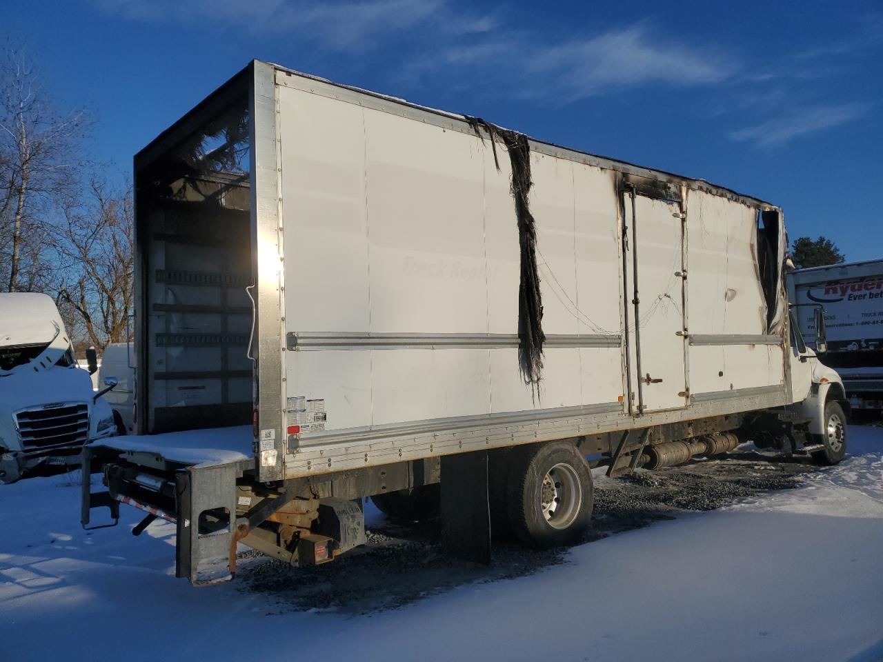 Lot #3298083188 2015 INTERNATIONAL 4000 4300