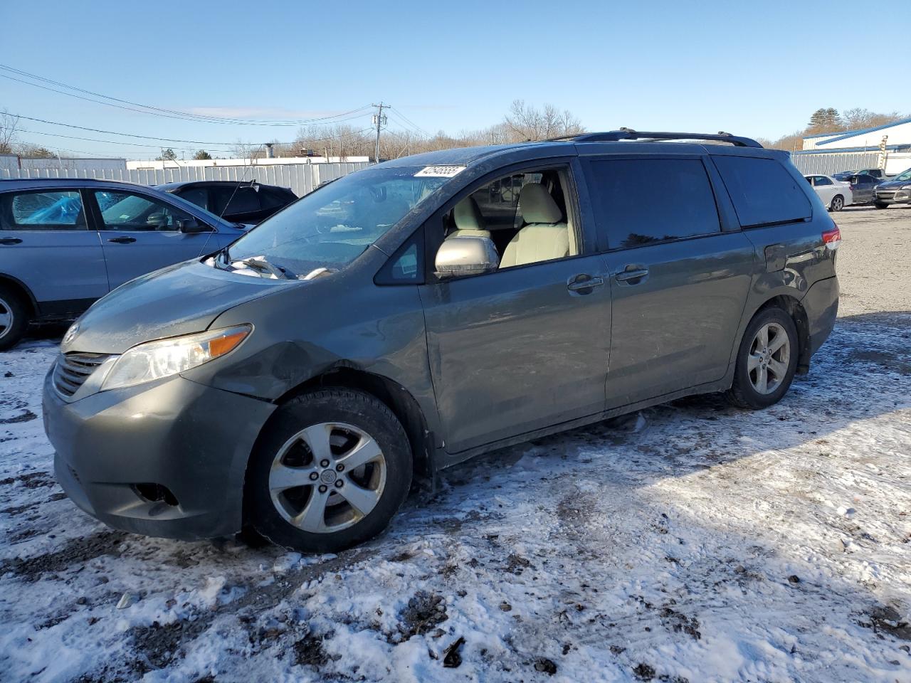  Salvage Toyota Sienna