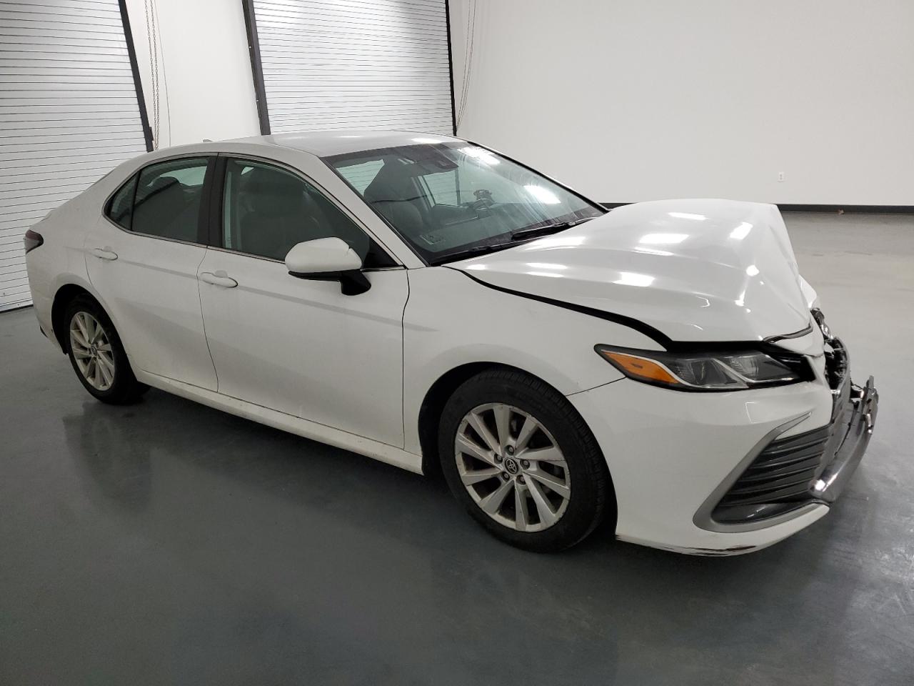 Lot #3068075081 2022 TOYOTA CAMRY LE