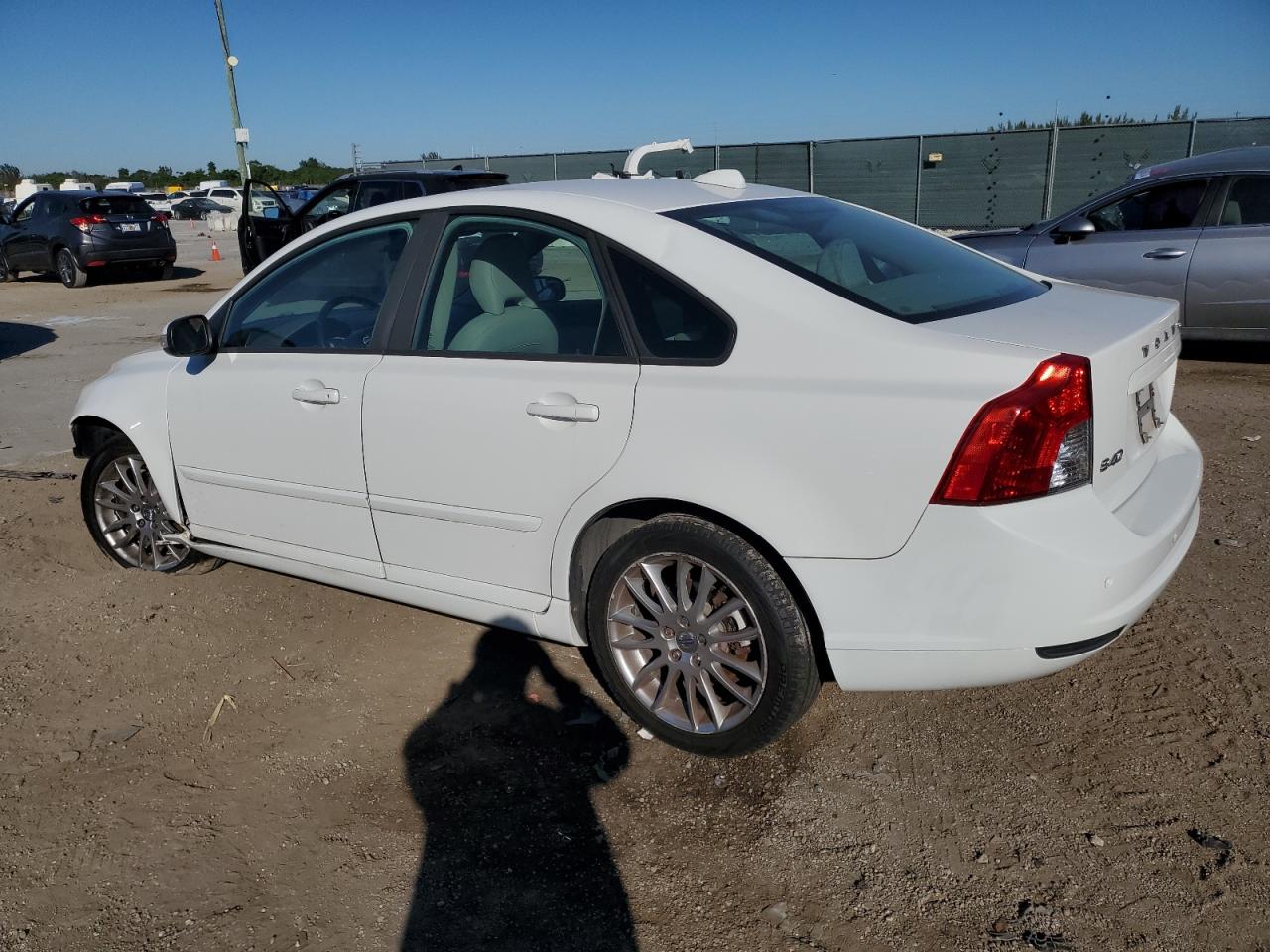 Lot #3050614122 2009 VOLVO S40 2.4I