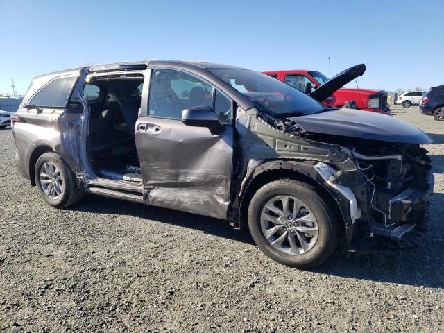 2022 TOYOTA SIENNA XLE - 5TDYRKEC2NS130339