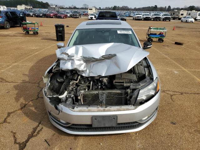 2015 VOLKSWAGEN PASSAT SE 1VWBV7A38FC073813