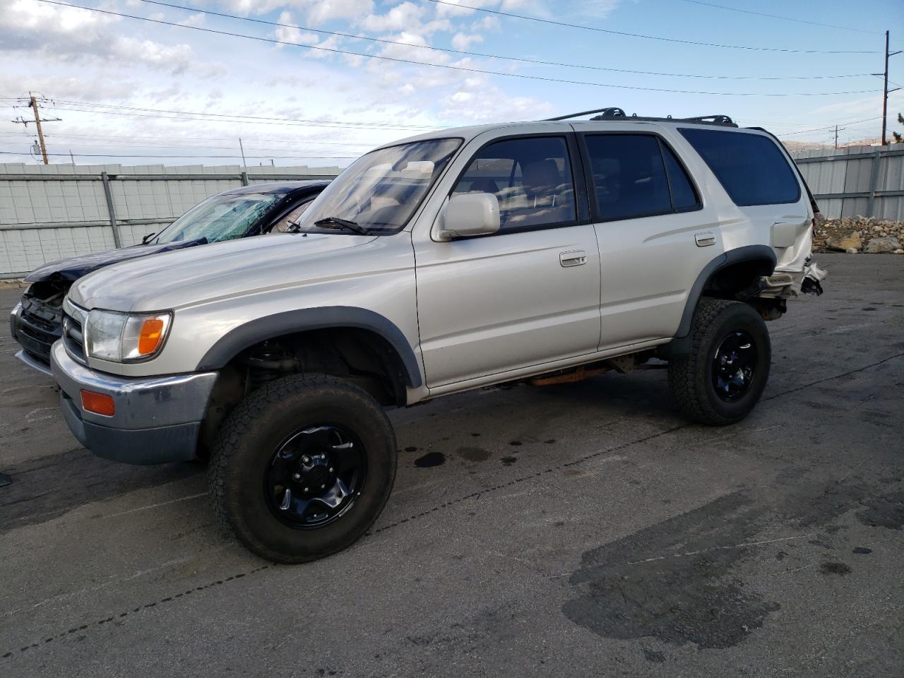  Salvage Toyota 4Runner