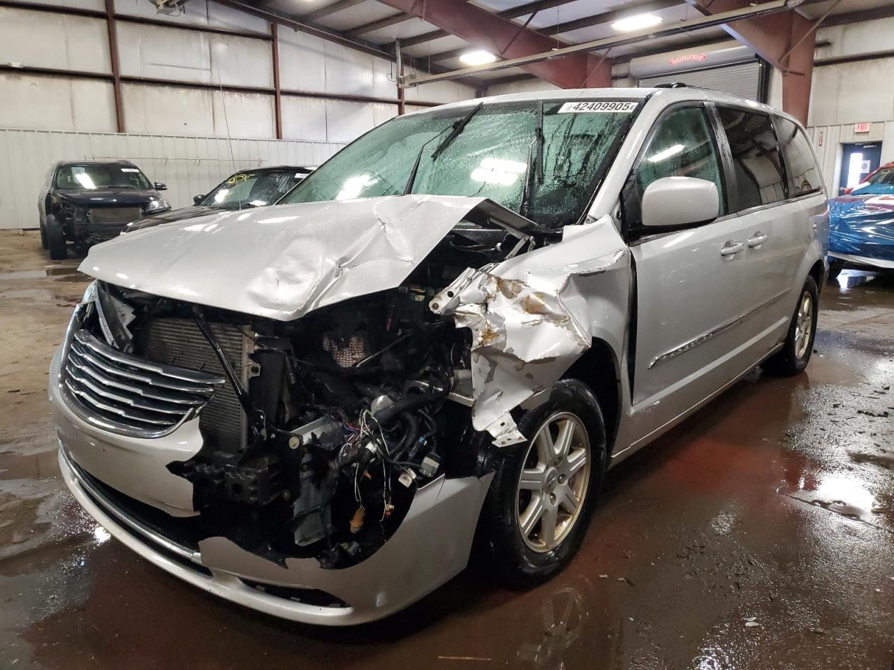  Salvage Chrysler Minivan