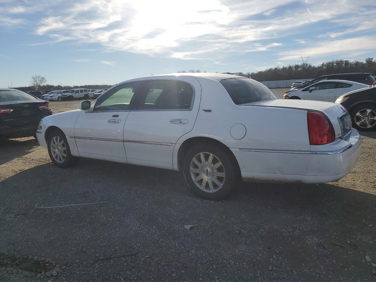 Lot #3049640225 2008 LINCOLN TOWN CAR S