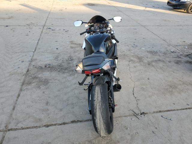 2017 SUZUKI GSX-R600 JS1GN7FA1H2100790