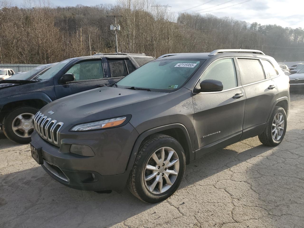  Salvage Jeep Grand Cherokee