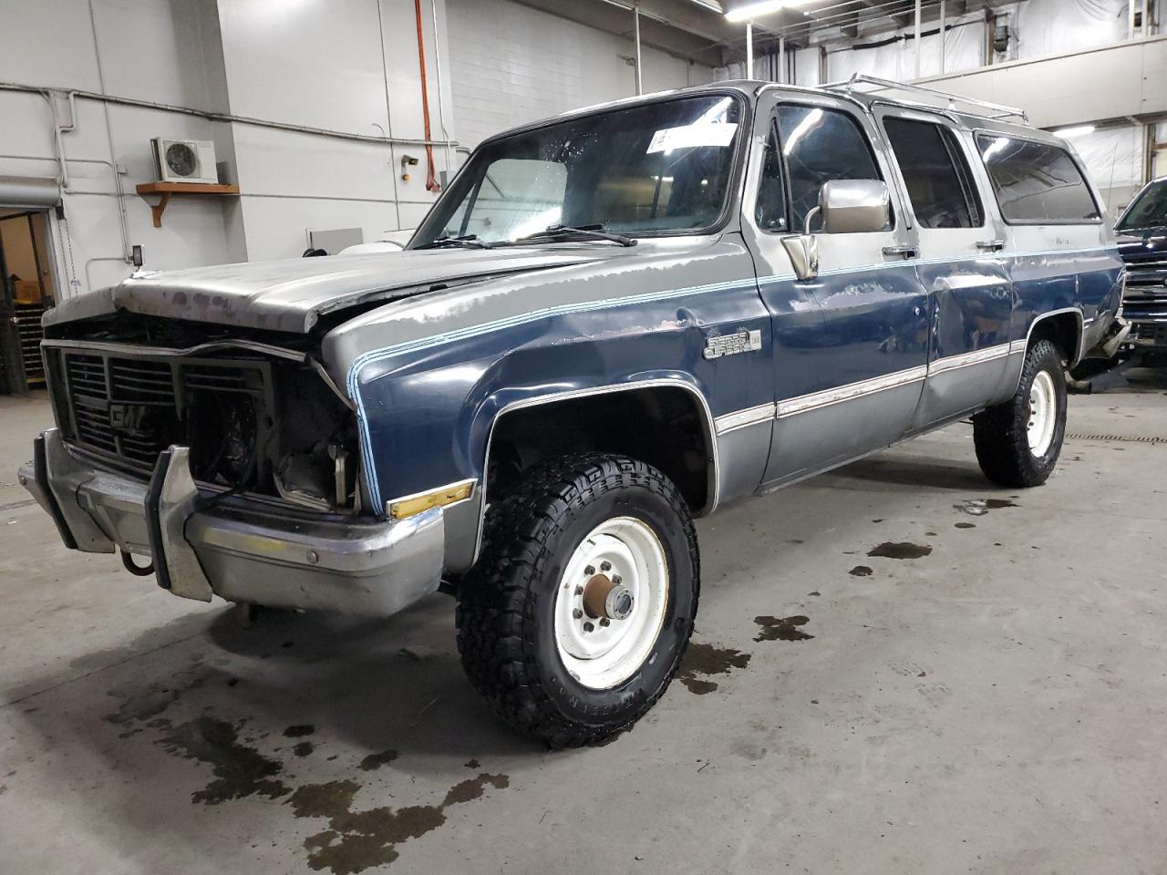  Salvage GMC Suburban