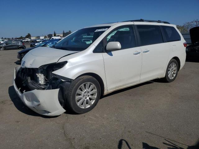 TOYOTA SIENNA XLE 2015 white  gas 5TDDK3DC7FS122121 photo #1