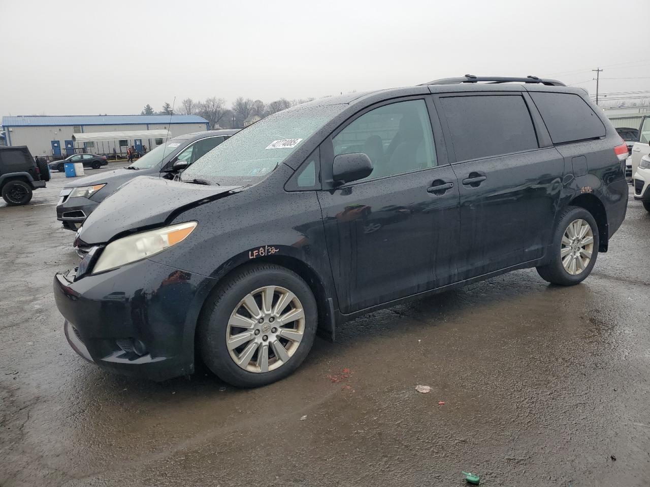  Salvage Toyota Sienna