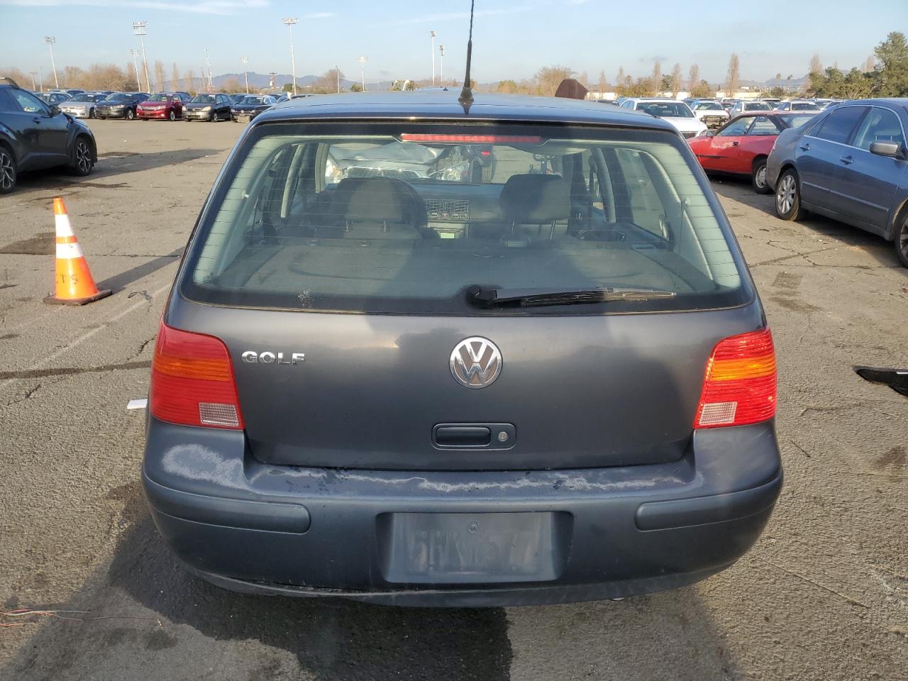 Lot #3048654771 2004 VOLKSWAGEN GOLF GLS