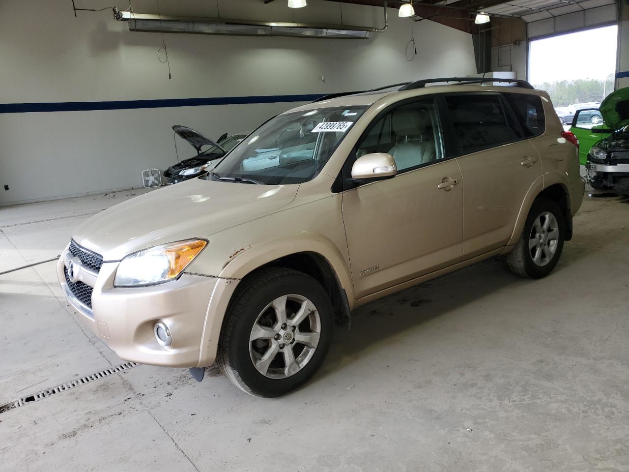  Salvage Toyota RAV4