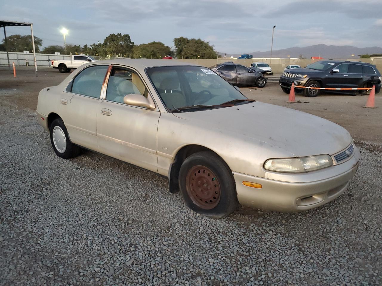 Lot #3051732115 1994 MAZDA 626 DX/LX