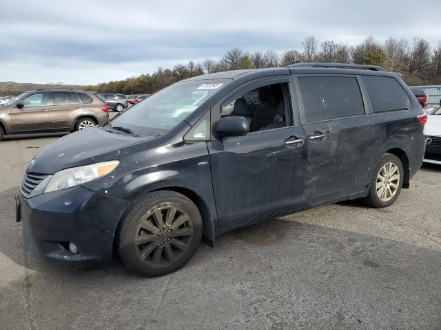 TOYOTA SIENNA XLE