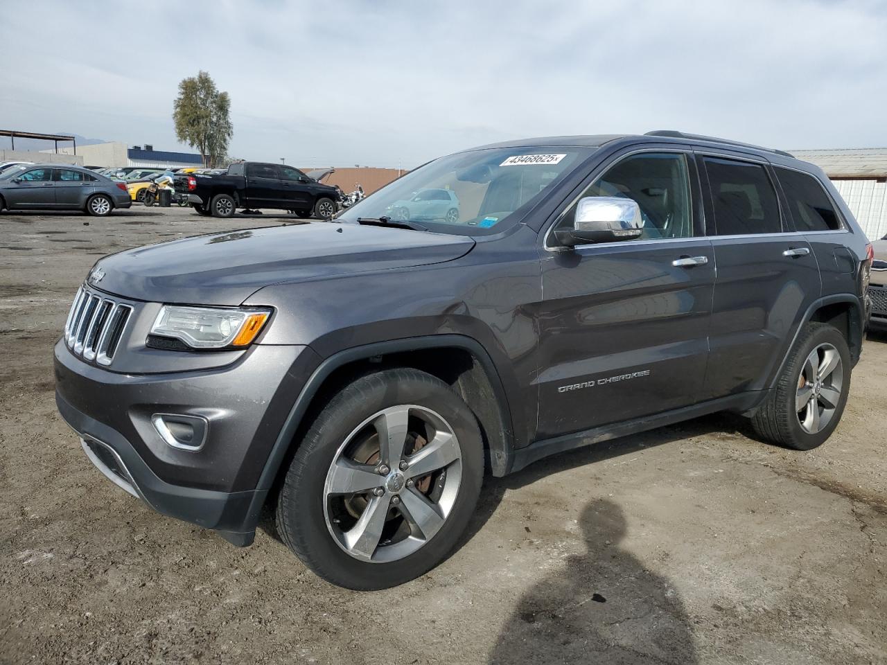  Salvage Jeep Grand Cherokee