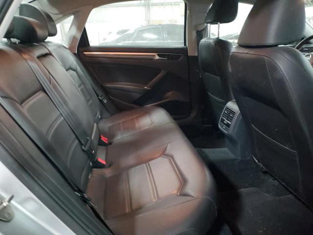 2018 VOLKSWAGEN PASSAT SE - 1VWBA7A3XJC051218